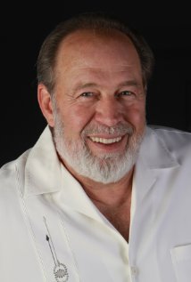 фото Деннис Никомед