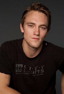 фото Max Carpenter