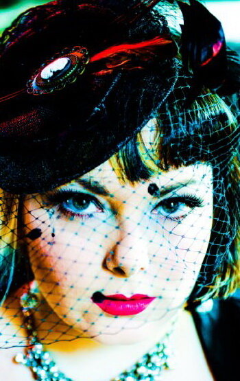 фото Lauren Batschowanow