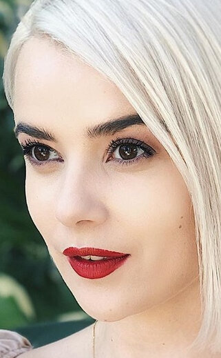 фото Мика Ньютон