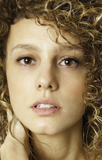 фото Эстер Асебо