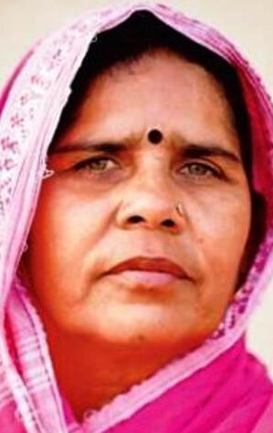 фото Сампат Пал Деви