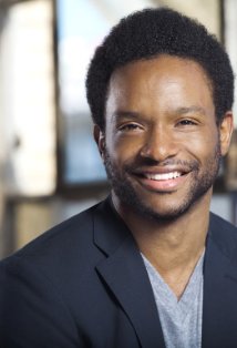 фото Люк Форбс