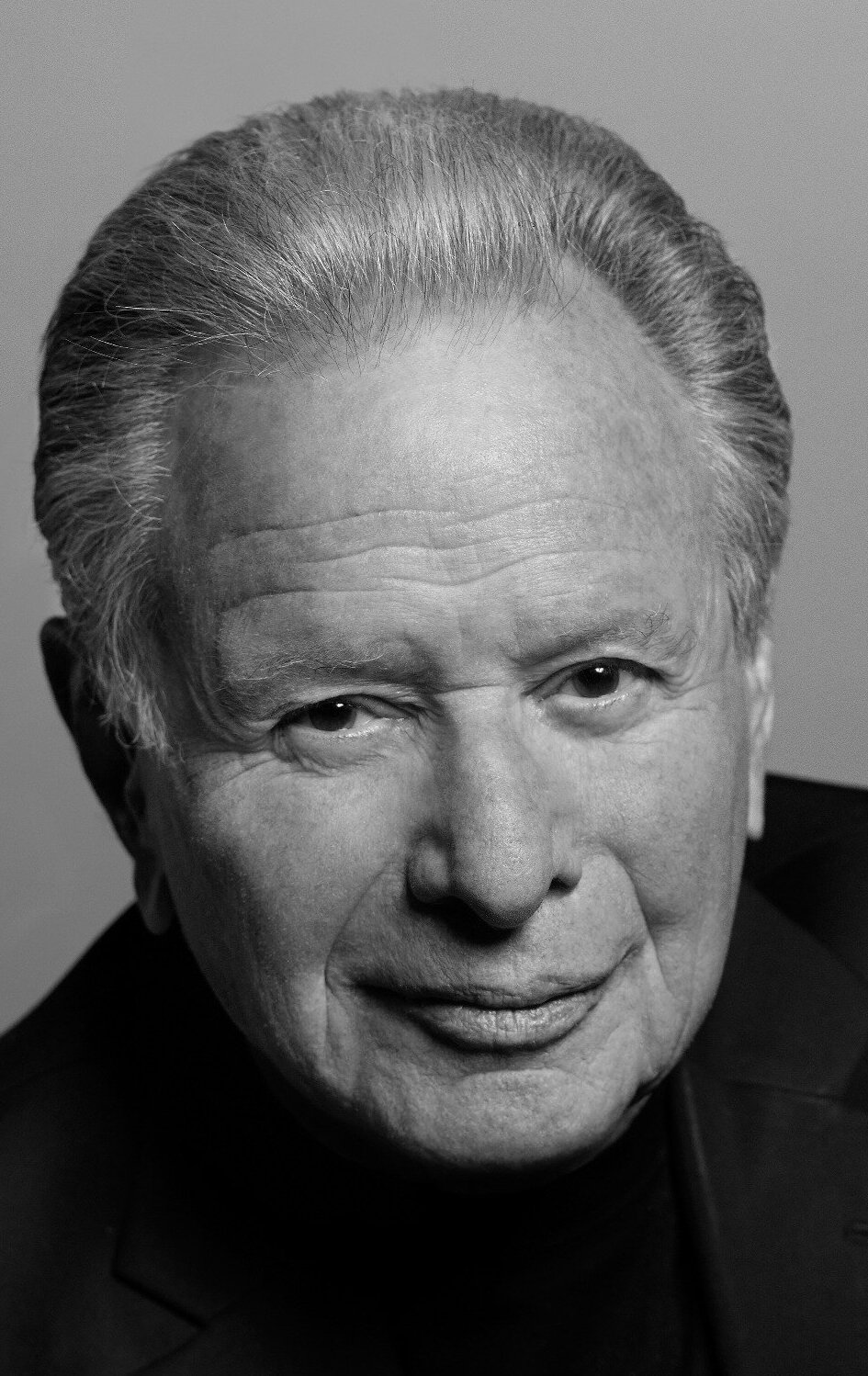 фото Мэйс Нойфельд