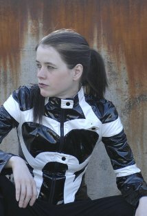 фото Amber Bariaktari