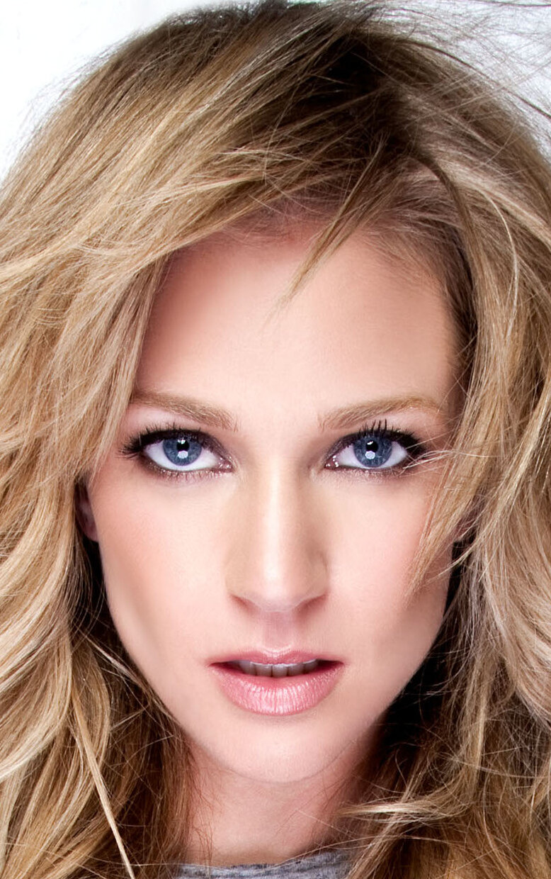 фото А.Дж. Кук