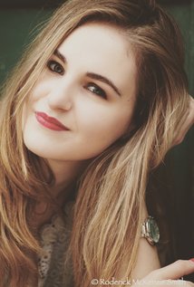 фото Фанни Карбоннель