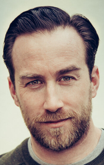 фото Джастин Бенсон