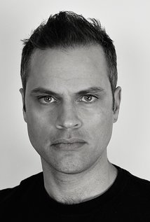 фото Logan Hodson