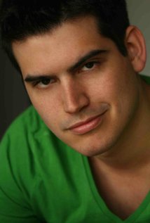 фото Райли Томас