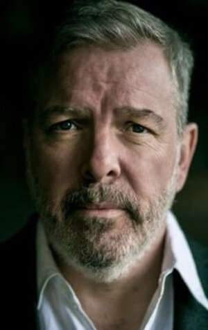 фото Ллойд Хатчинсон