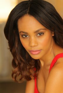 фото Кристал-Ли Наоми