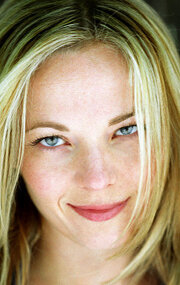 фото Стефани Мейс