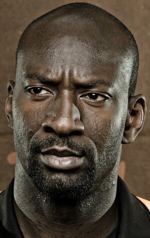 фото Акин Омотосо