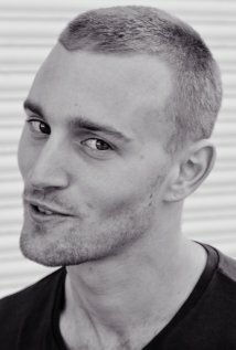 фото Том Холлоуэй