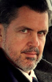 фото Ласситер Холмс