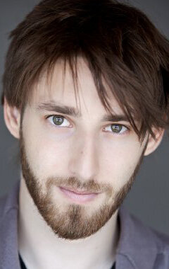 фото Адам Бернетт