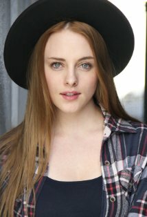 фото Кортни Харт