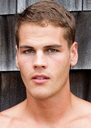 фото Тревис Хэнсон