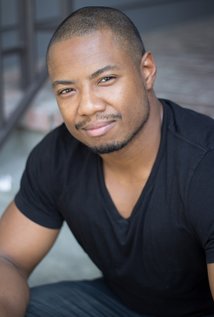 фото Эвиел Янг