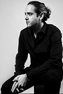 фото Logan Sandler