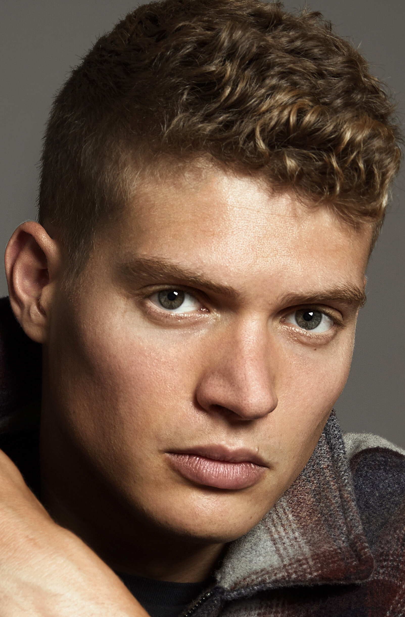 фото Джоша Страдовски