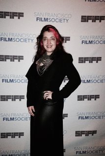 фото Камео Вуд