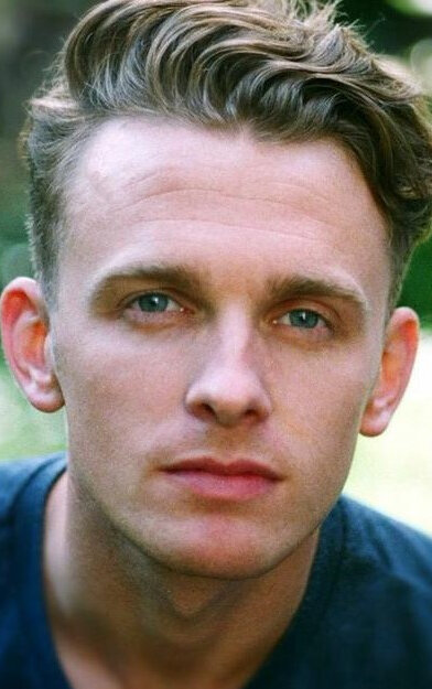 фото Льюис Ривз