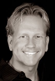 фото Девин Деррик