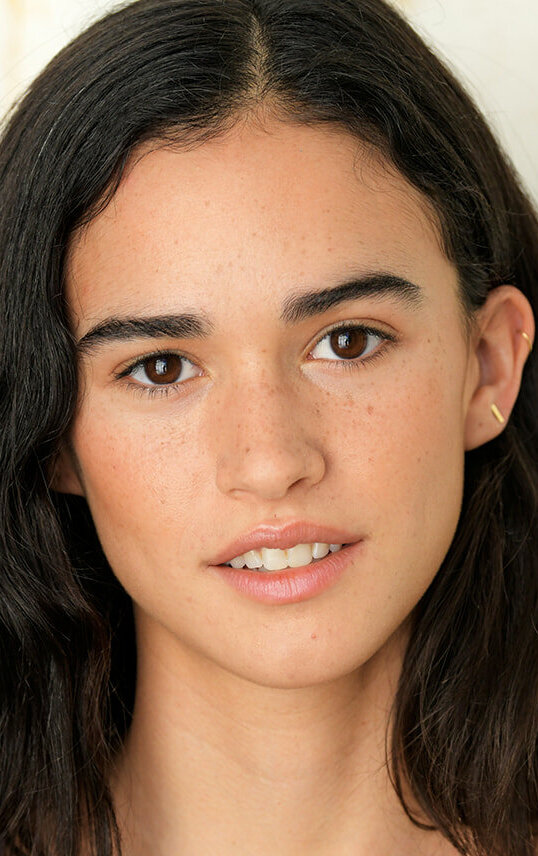 фото Emma Pasarow