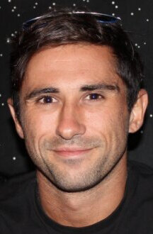 фото Джо Аццопарди