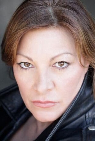 фото Мими Лессеос