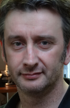 фото Мик Махон