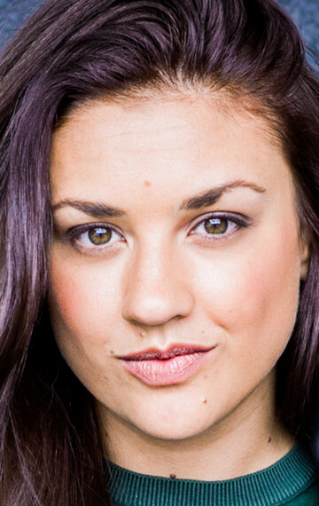 фото Гвенлин Камин