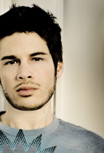 фото Josh Sabarra