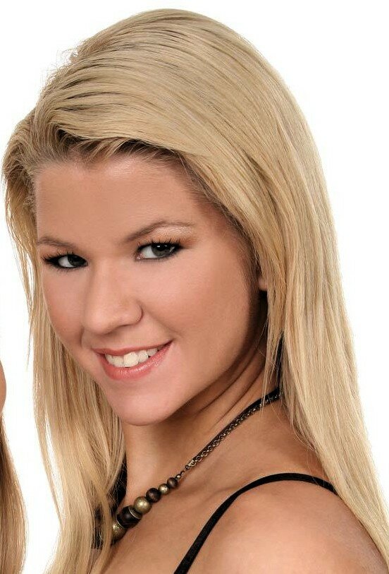 фото Зора Уайт