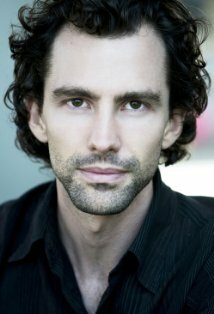 фото Cameron Moore