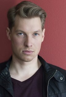 фото Майлз Уортс