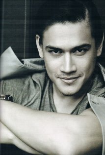 фото James Mackie