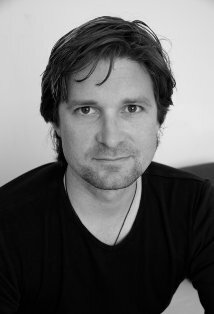 фото Аарон Скалли