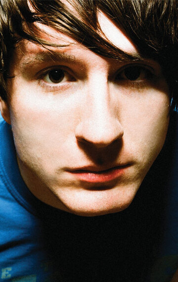 фото Адам Янг