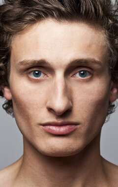 фото Хью Холман