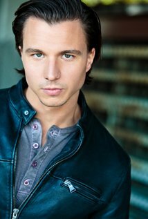 фото Дрю Крукстон