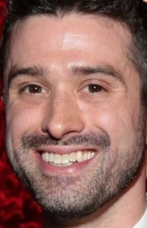 фото Грег Йолен