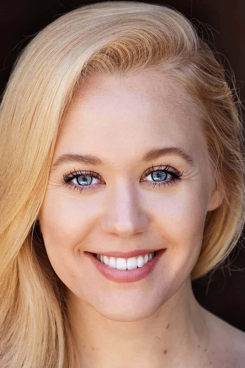 фото Клара Хелмс