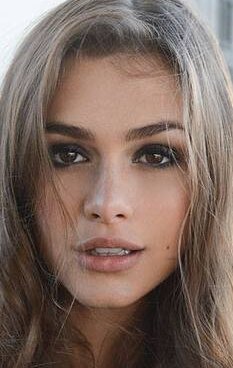 фото Селеста Дежардинс