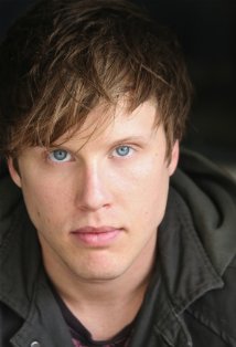 фото Dustin Brooks