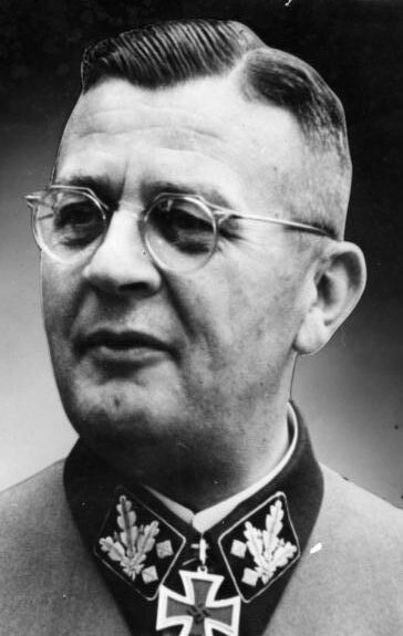 фото Эрих фон дем Бах-Целевски