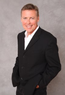 фото Джош Моуэри