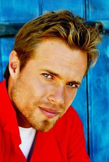 фото Mitch Alcala